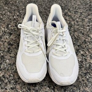 Shoes For Crews White Athletic slip resistant and oil resistant Footwear EUC 10